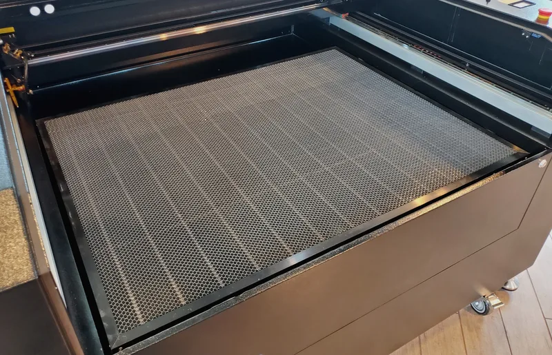 PS48 Honeycomb Table